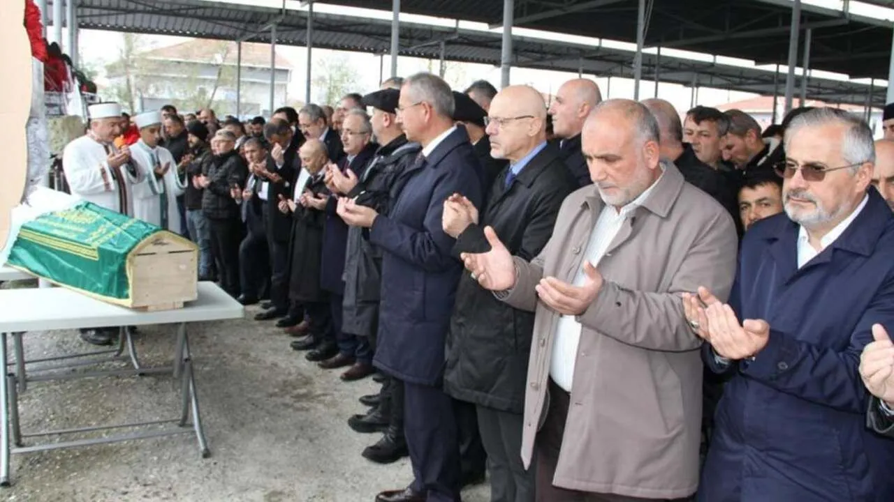 Gözyaşlarıyla Uğurlandı