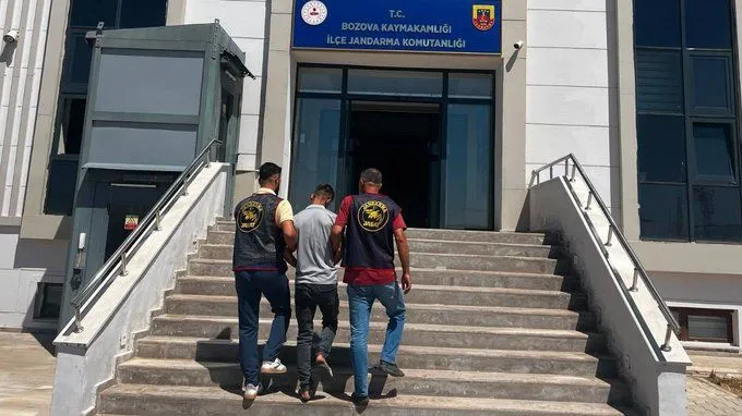 Şanlıurfa'da Hırsızlık Suçundan 6 Yıl Cezası Bulunan Firari Bozova'da Yakalandı