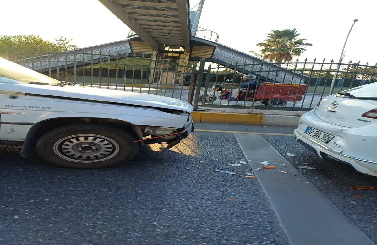 Şanlıurfa Diyarbakır Yolu Güzergahında Maddi Hasarlı Kaza