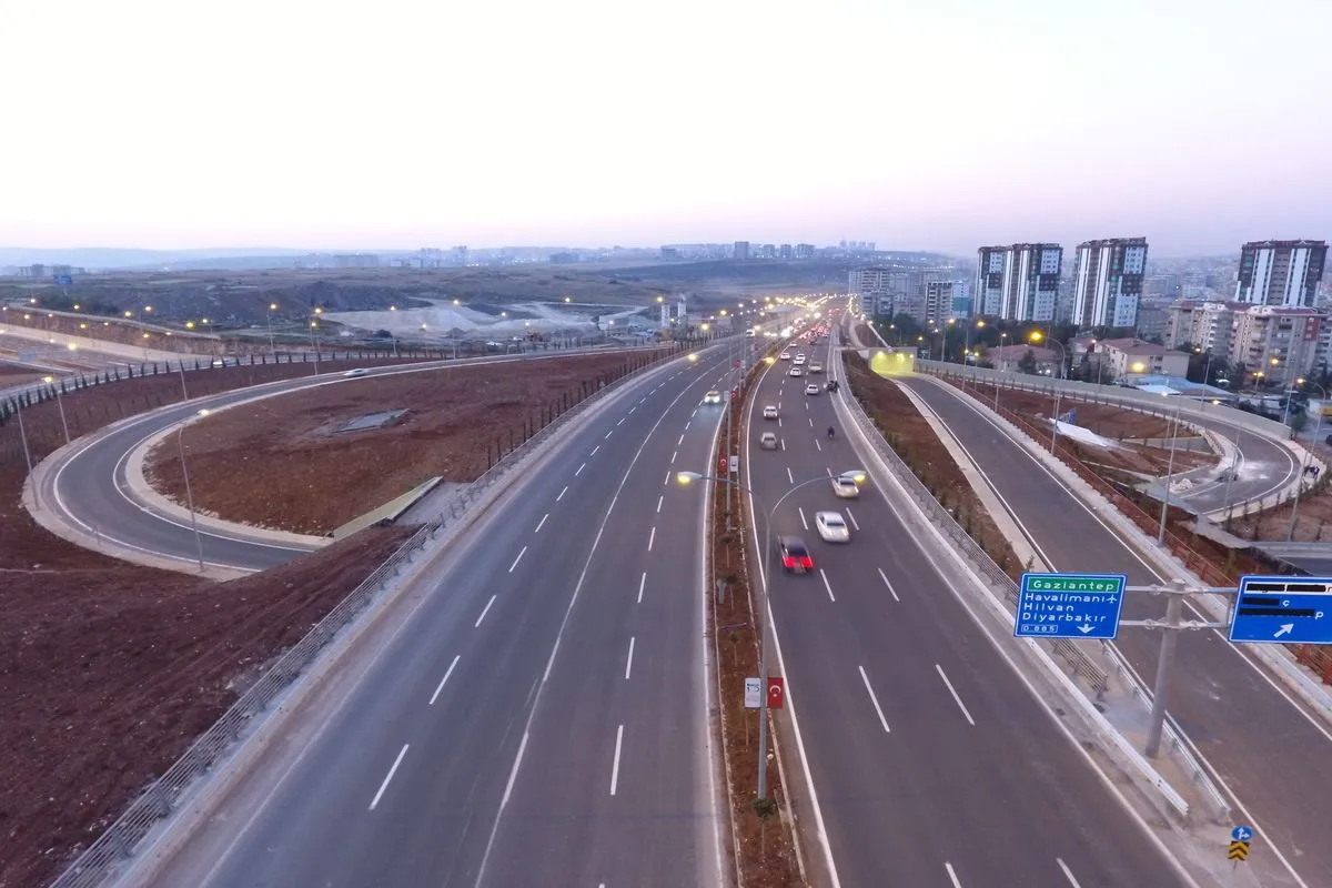 Şanlıurfa’da Trafiğe Nefes Aldıracak İki Yeni Köprülü Kavşak Hizmete Açıldı