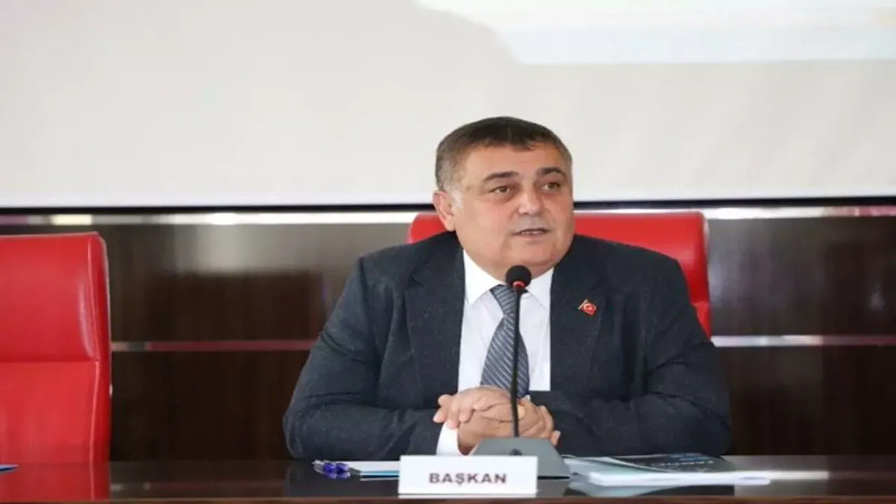 BİR BELEDİYE BAŞKANI DAHA SAFLARI DEĞİŞTİRİYOR