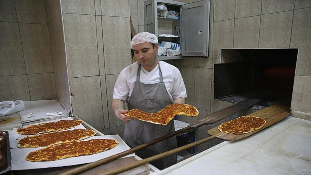 Tescilli Urfa Lahmacunu Hem Göze Hem Mideye Hitap Ediyor