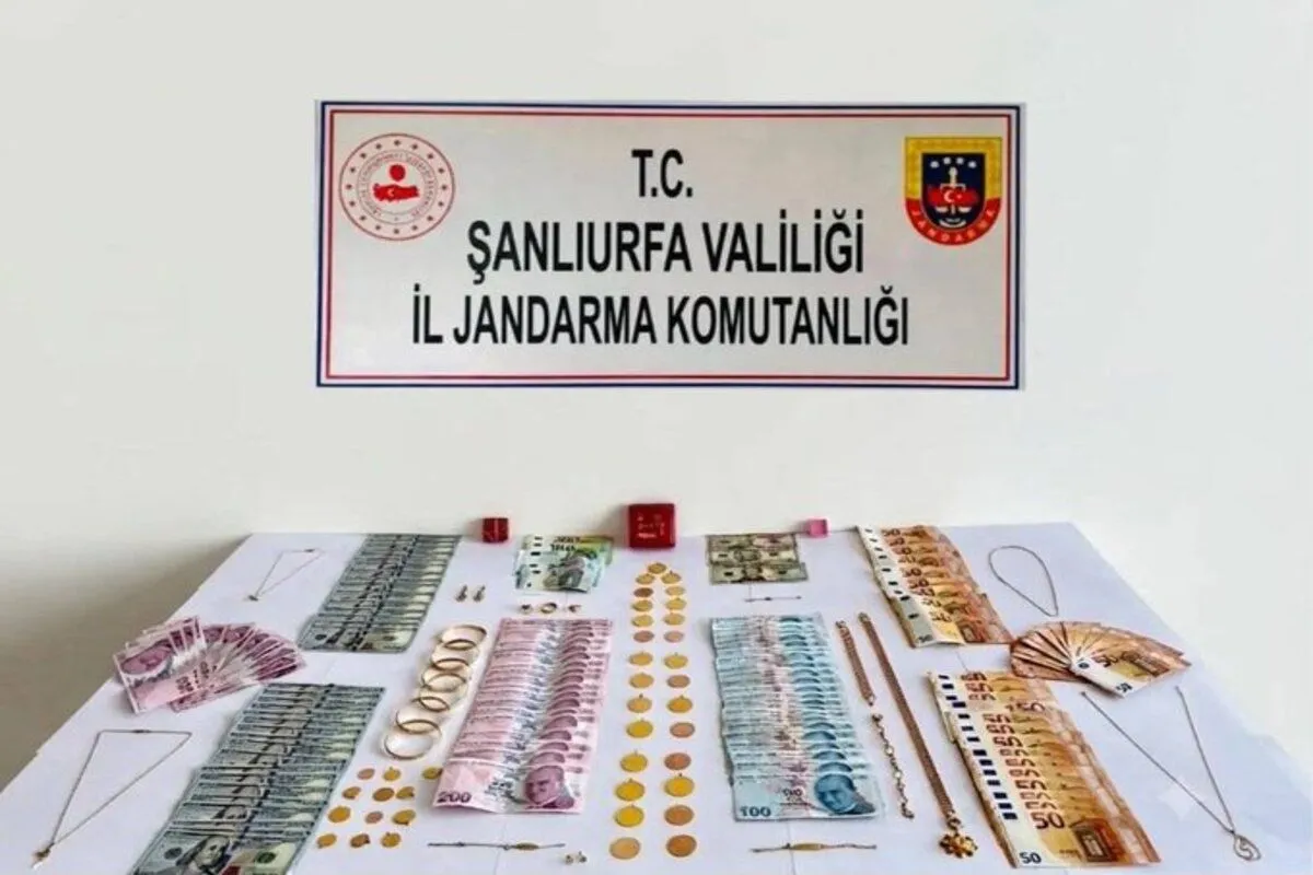 Kendilerini Polis Olarak Tanıtan Dolandırıcılara Jandarma Engeli