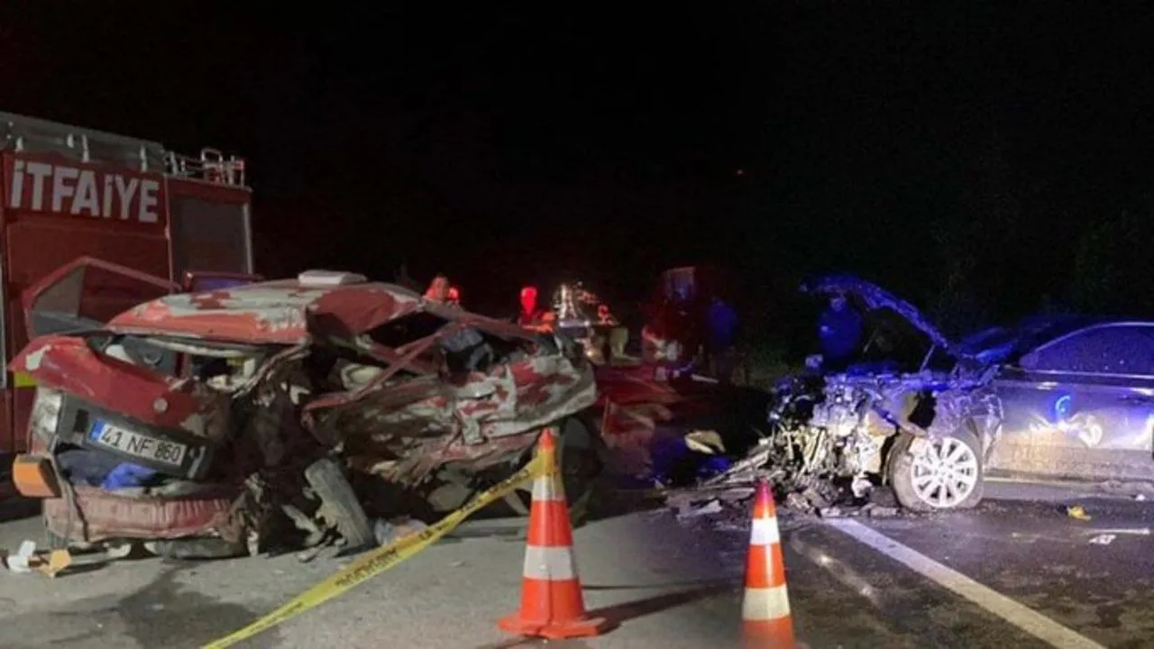 AK Partili Vekil Trafik Kazasında Yaralandı