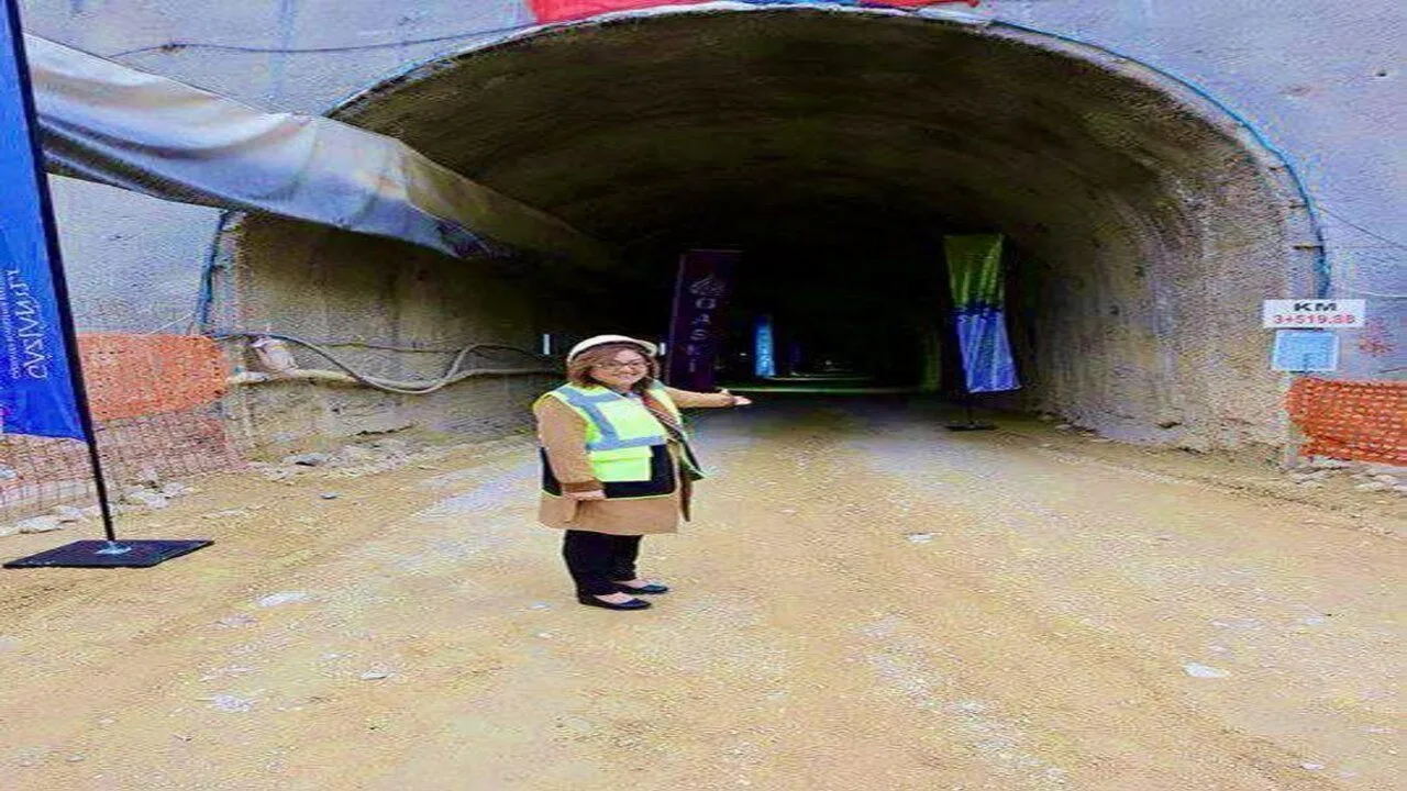 Gaziantep Büyük Projelerle Dönüşüyor, Urfa Neden Yerinde Sayıyor