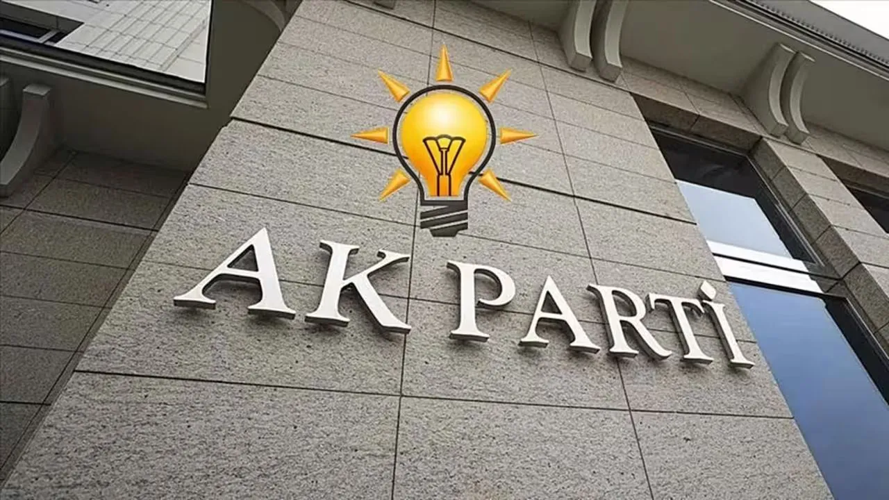 AK Parti'de İstifa Dalgası