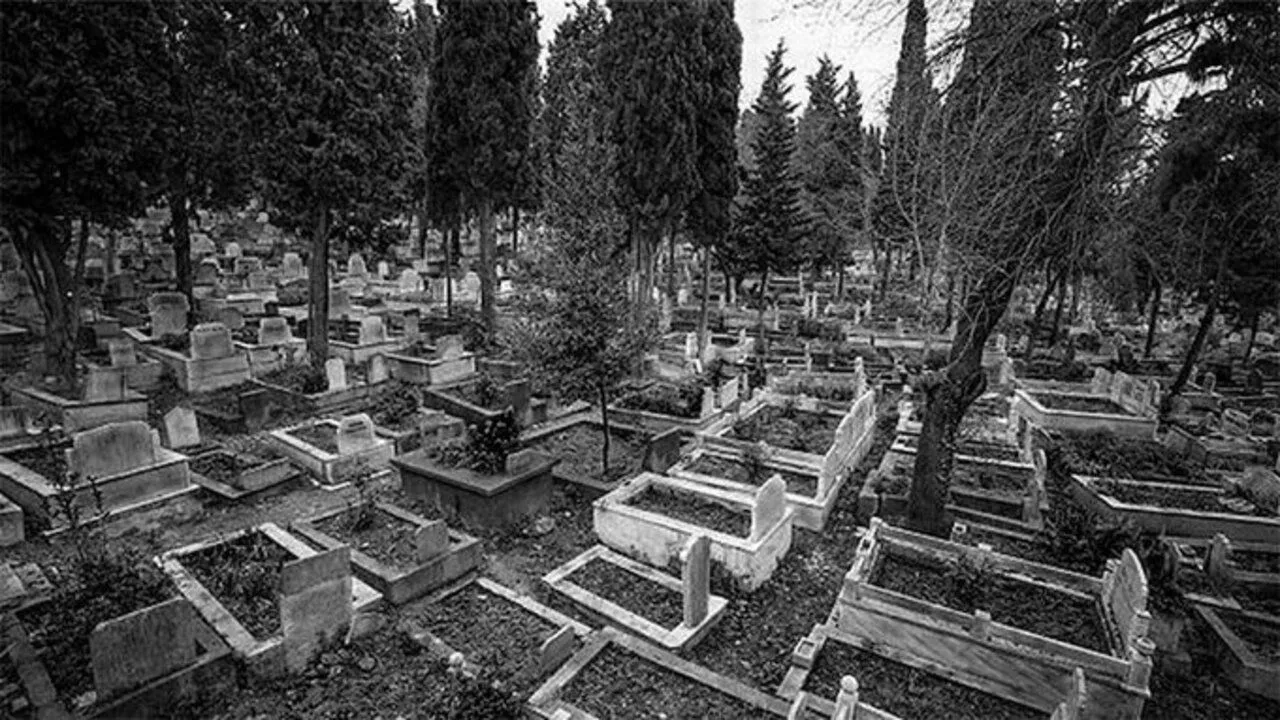 Mezarlıkta Bebek Cesedi Bulundu