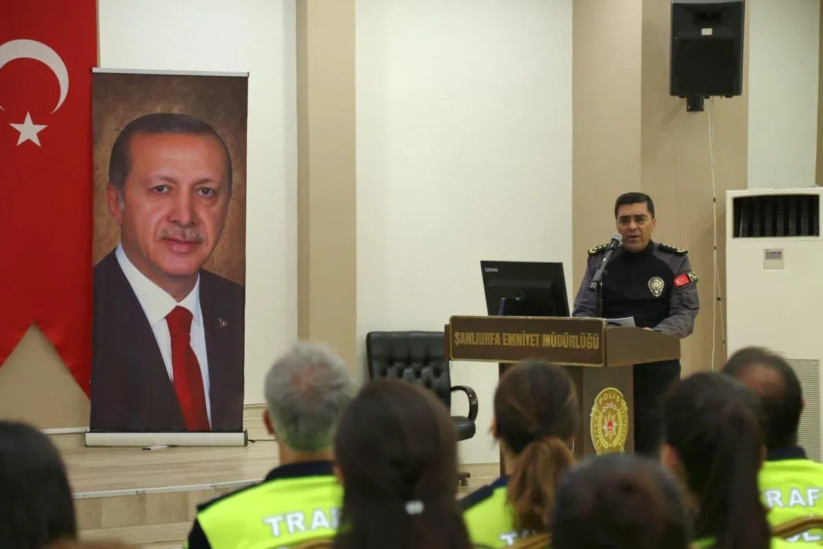 ŞANLIURFA POLİSEVİ'NDE TRAFİK DENETLEME DEĞERLENDİRME TOPLAMASI GERÇEKLEŞTİRİLDİ