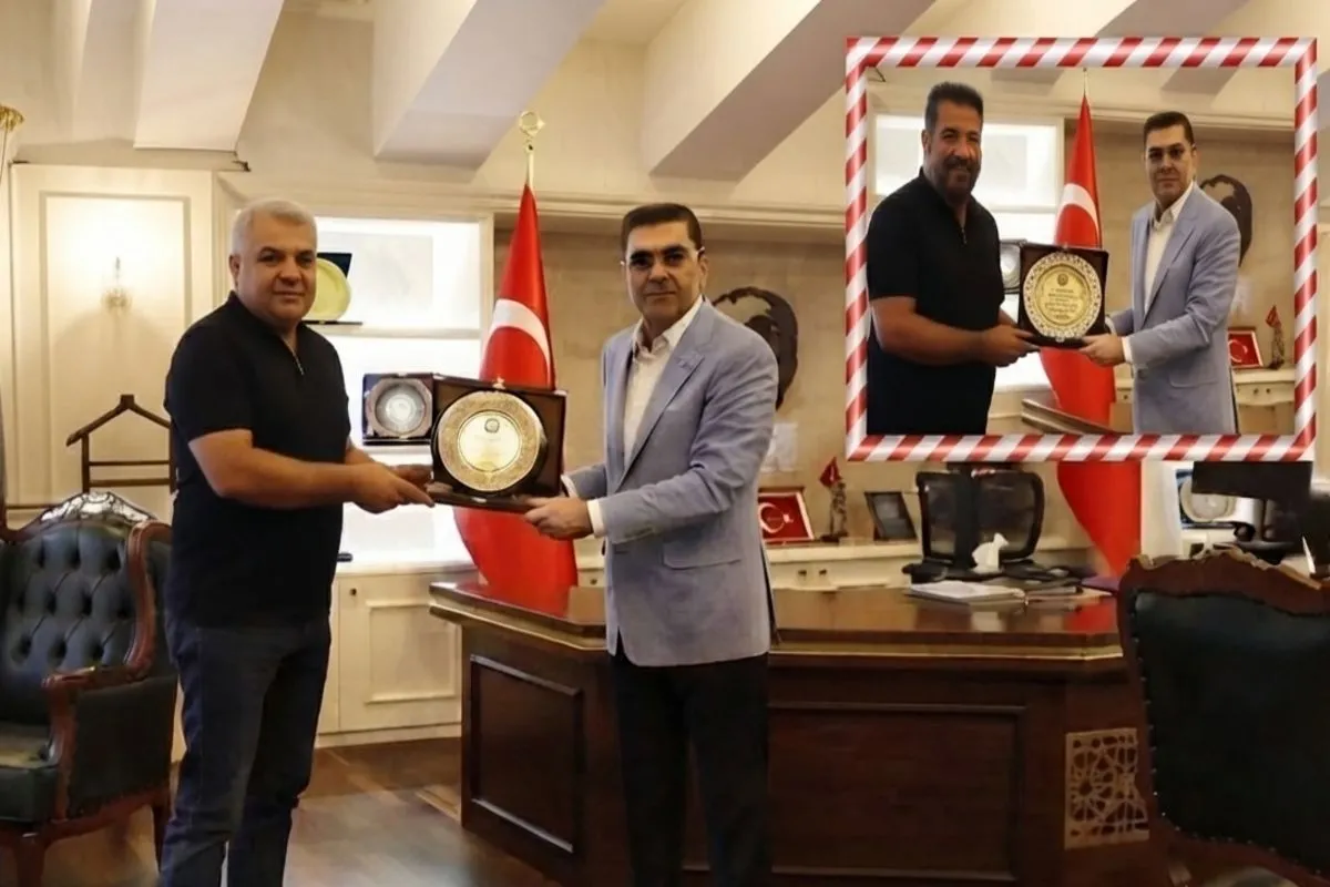 Şanlıurfa Emniyeti'nde Vefa Günü Emekli Polis Memurlarına Teşekkür Plaketi