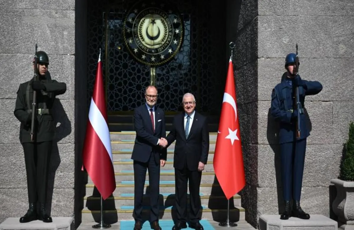 BAKAN GÜLER LETONYALI MEVKİDAŞI İLE GÖRÜŞTÜ