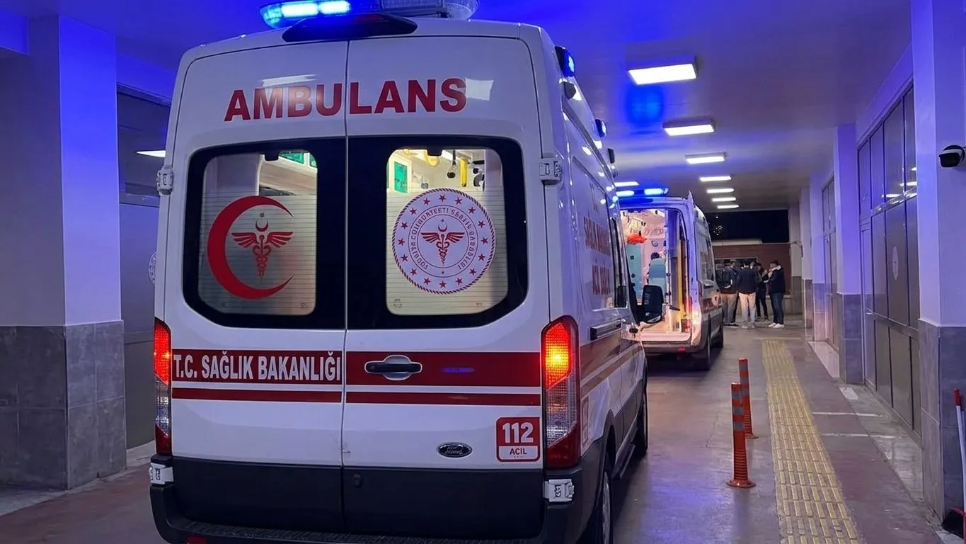 SİVEREK-HİLVAN KARA YOLUNDA TIR DEVRİLDİ